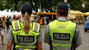 Visuomenės pasitikėjimą policija įtakojantys veiksniai